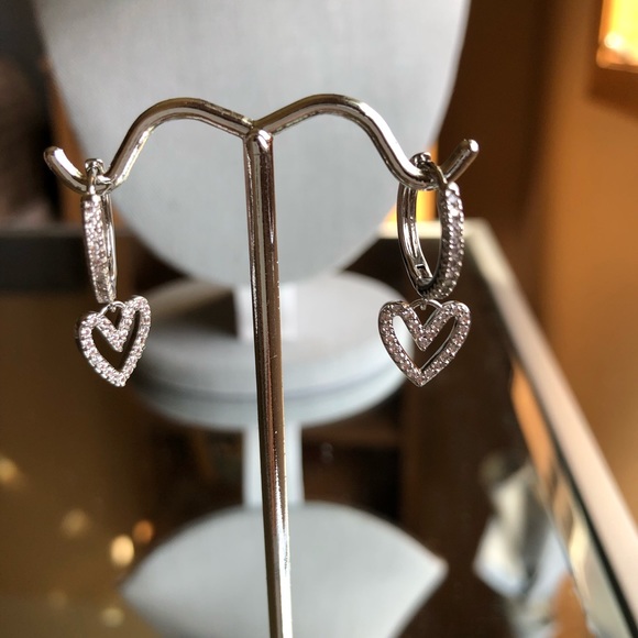 Heart Shaped Dangle Earrings - Picture 5 of 6
